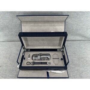 MASERATI LEVANTE - Aluminum Chrome Model Scale 1:43 Paperweight Gift Box Set C6